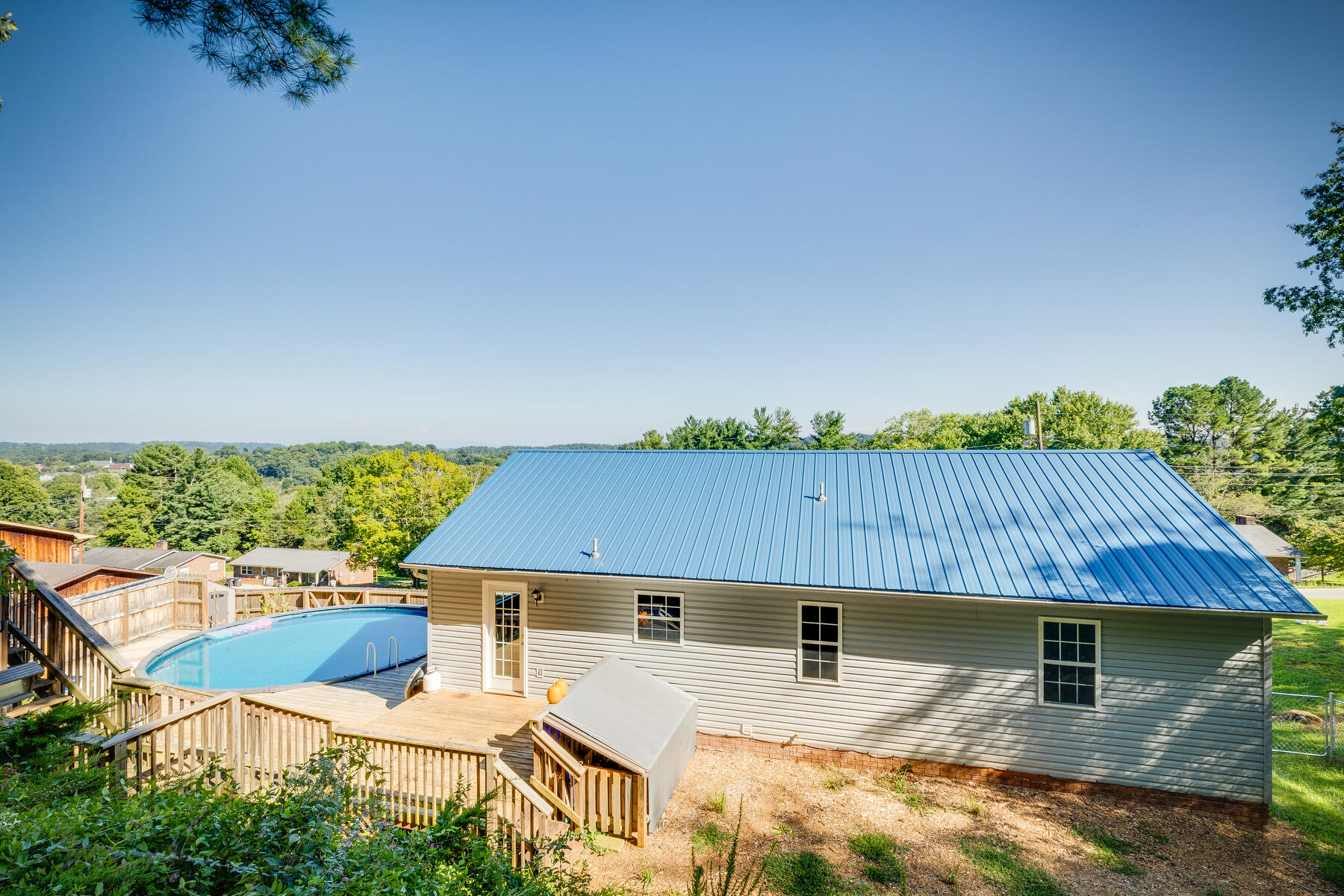 728 Foothills Road Kingsport, TN 37663 - Photo 2 of 43 030