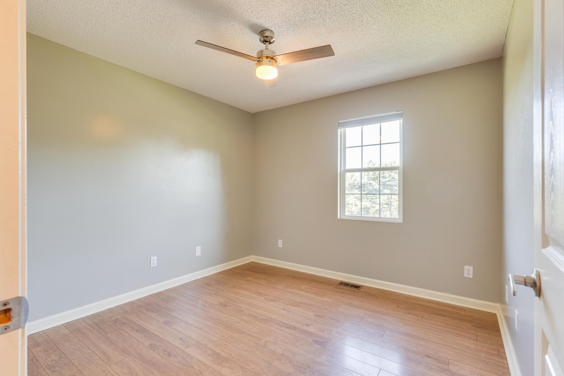728 Foothills Road Kingsport, TN 37663 - Photo 23 of 43 022