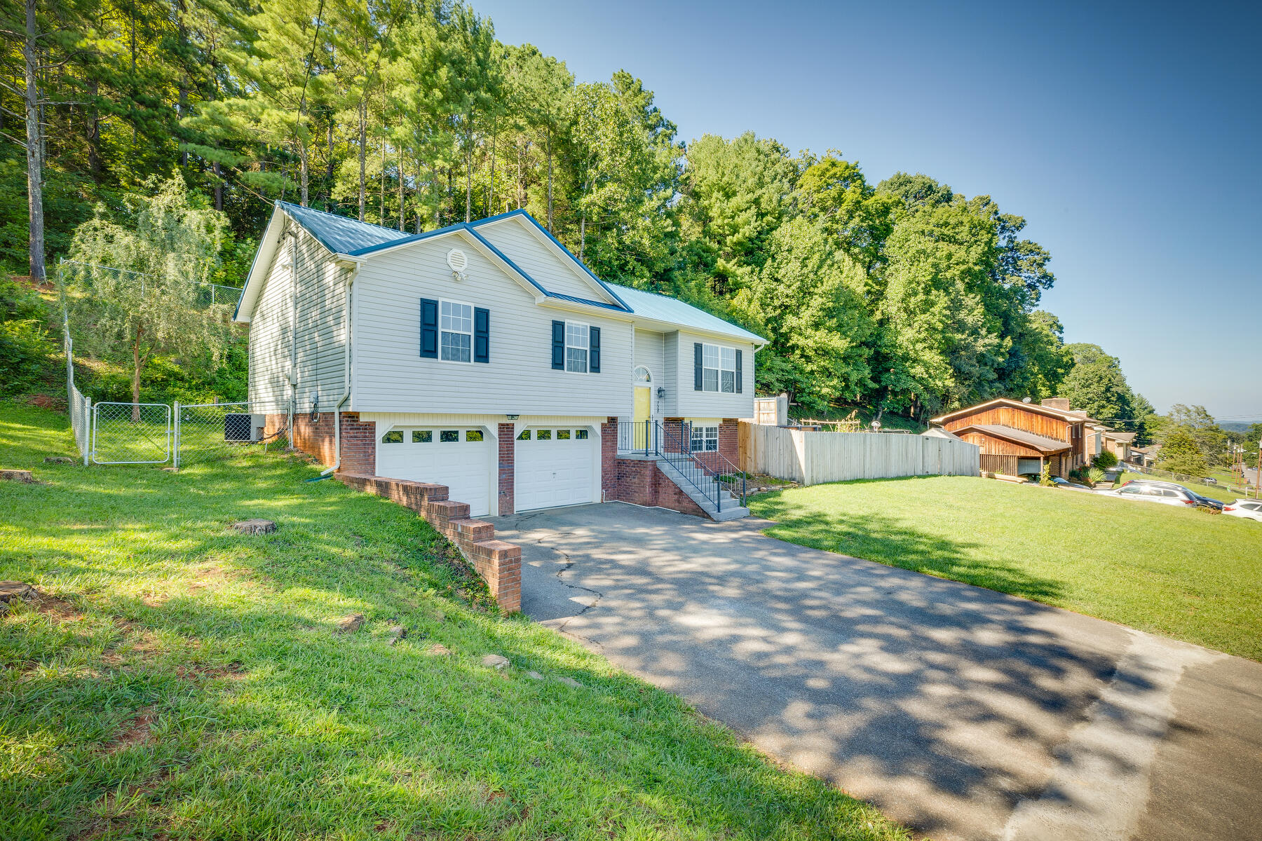 728 Foothills Road Kingsport, TN 37663 - Photo 3 of 43 002