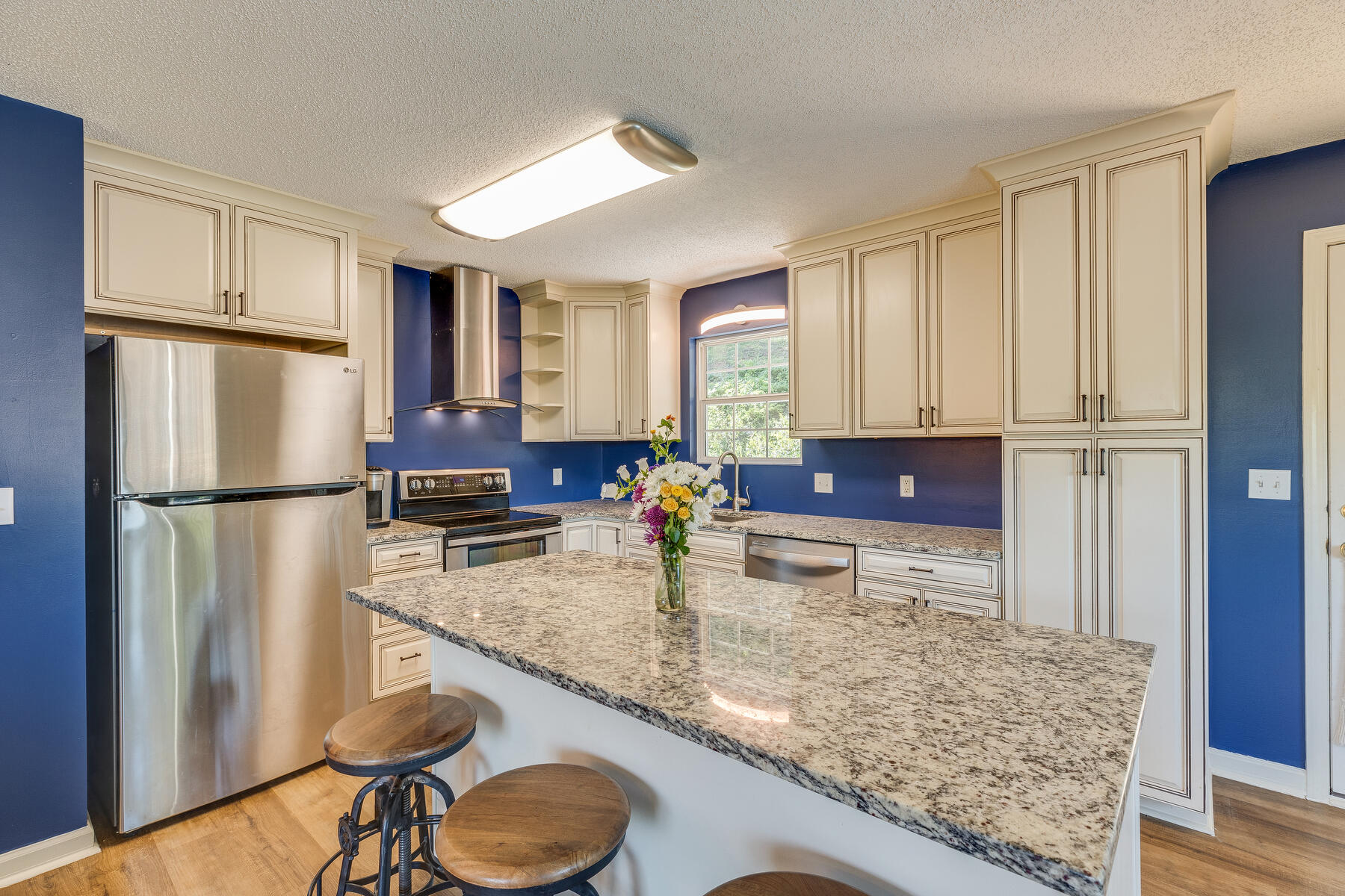 728 Foothills Road Kingsport, TN 37663 - Photo 5 of 43 012
