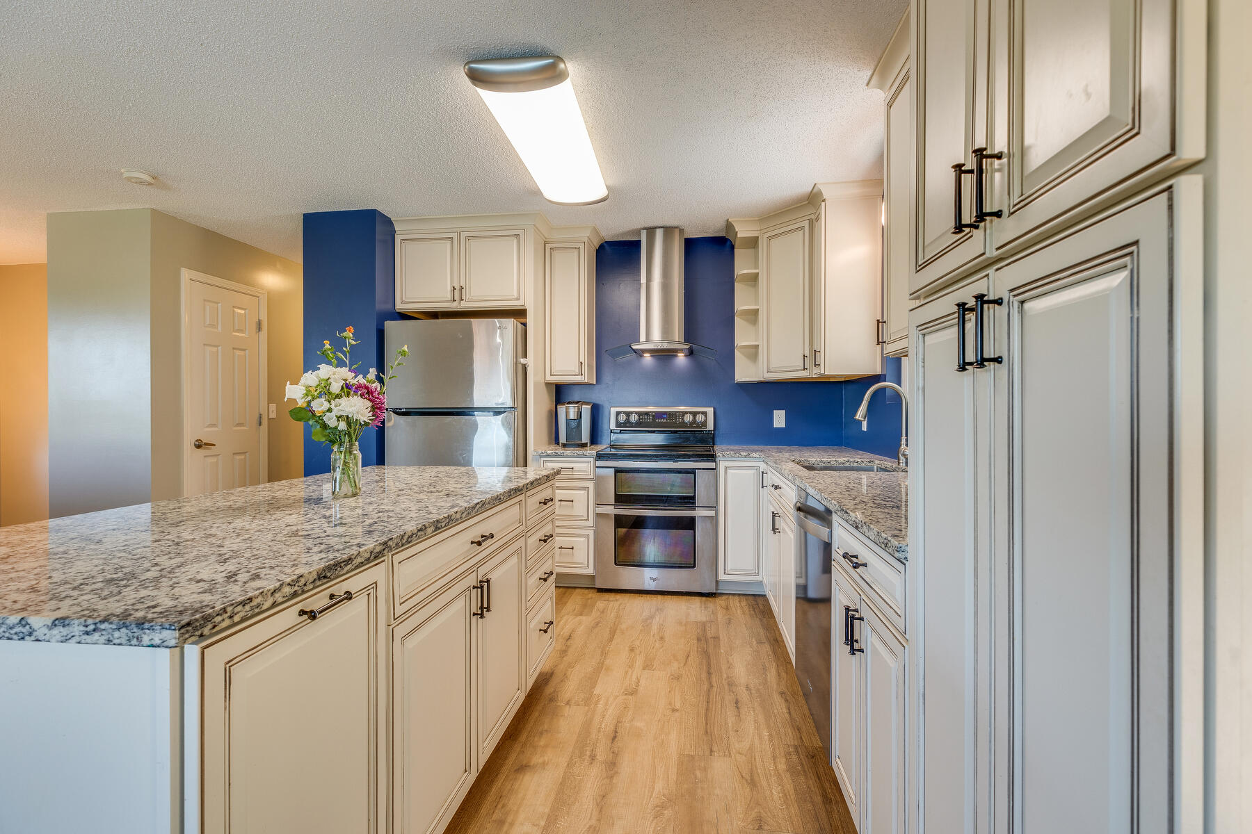 728 Foothills Road Kingsport, TN 37663 - Photo 8 of 43 011