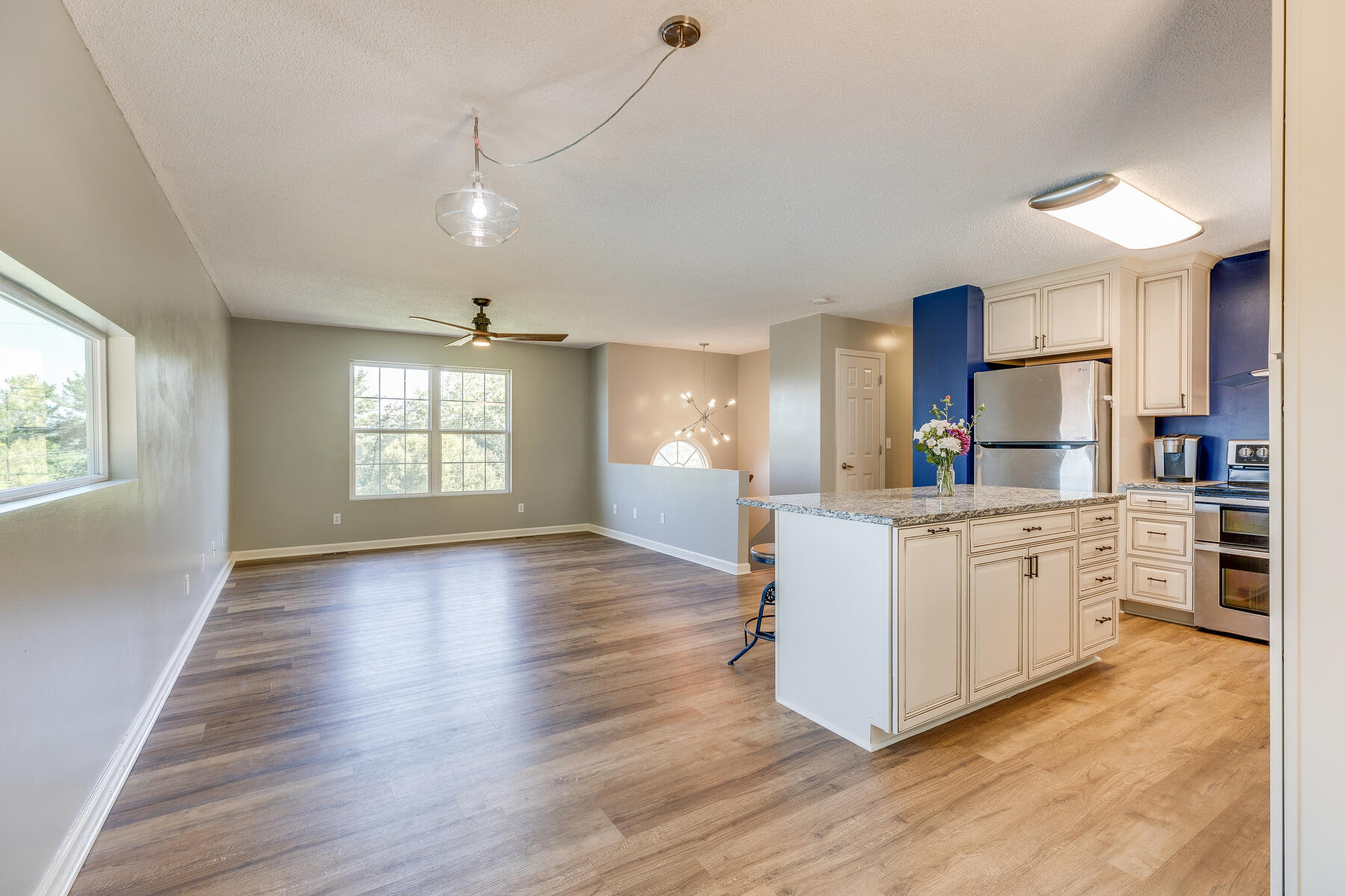728 Foothills Road Kingsport, TN 37663 - Photo 9 of 43 010