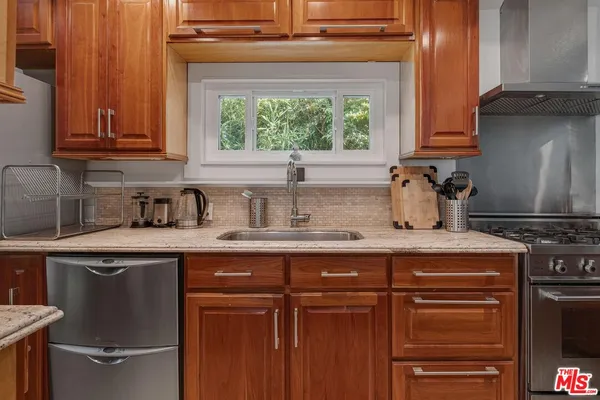 $8,998 | 38 19th Avenue, Venice, CA 90291