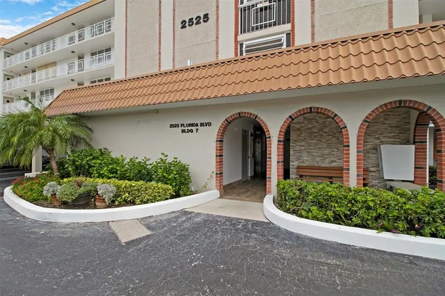 $350,000 | 2525 Florida Boulevard, Unit 431, Delray Beach, FL 33483