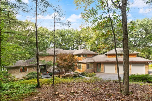 $2,500,000 | 42 Great Pond Drive, Boxford, MA 01921