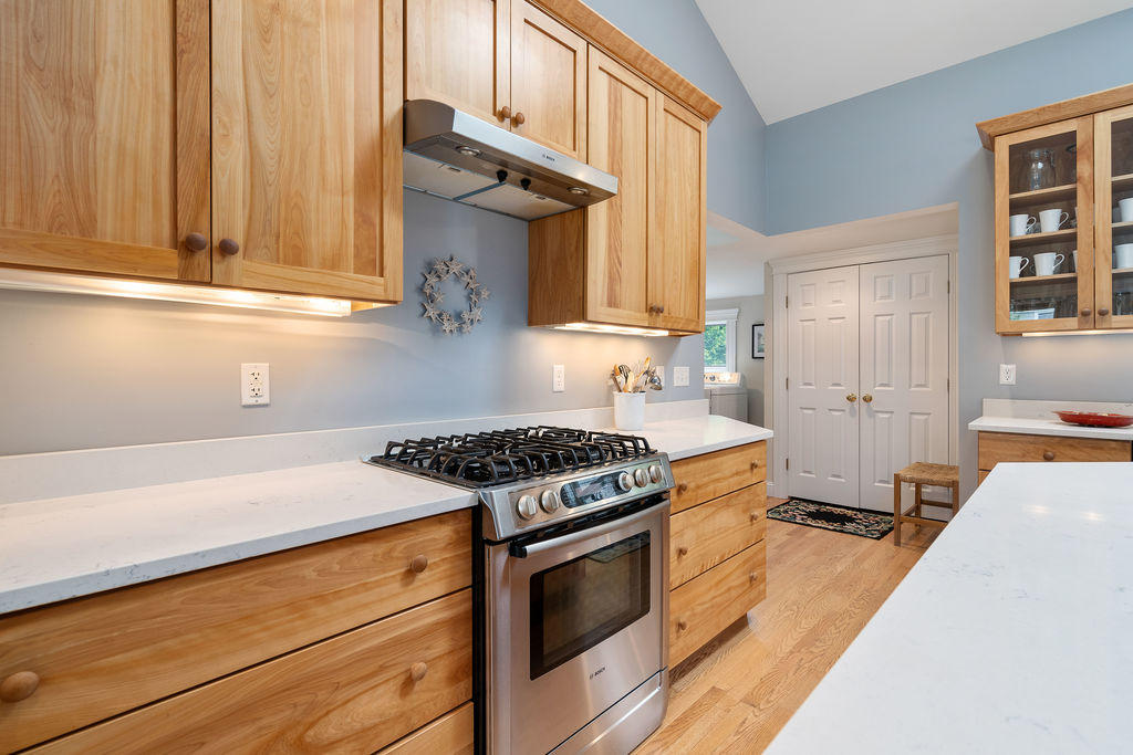 14 Whitney Road Falmouth, ME 04105 - Photo 7 of 51 009_14whitneyrdfalmouth-11