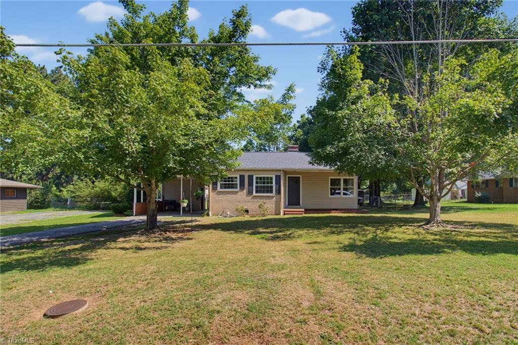 297 Pleasant Grove Church Road Thomasville, NC 27360 - Photo 5 of 28