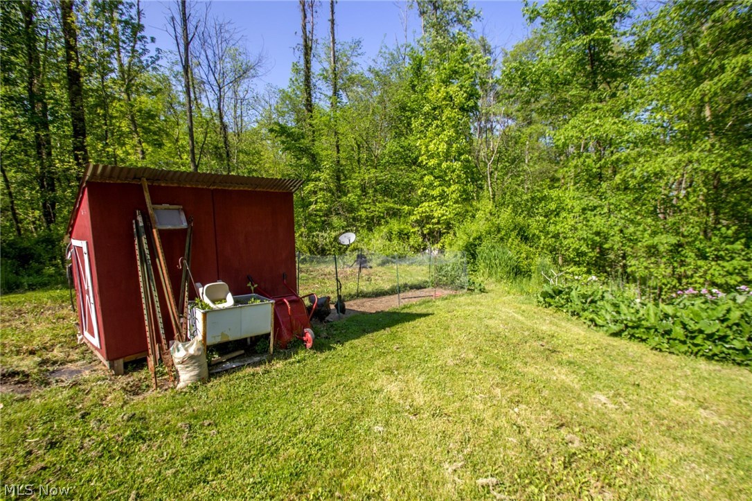 9260 Jamison Road Lodi, OH 44254 - Photo 30 of 34 Chicken coop