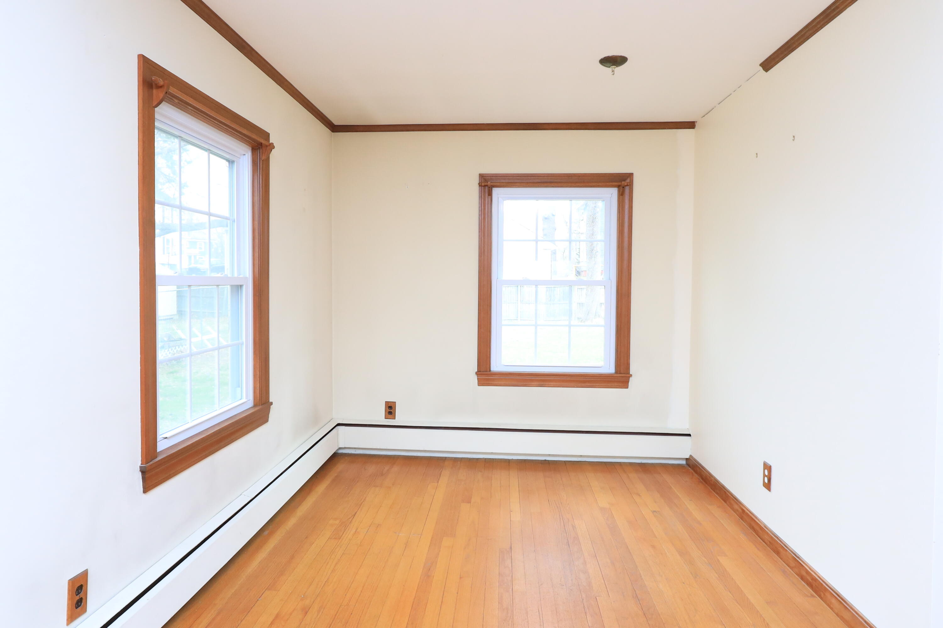 42 Silver Road Bangor, ME 04401 - Photo 11 of 30 11 Living Room/nook