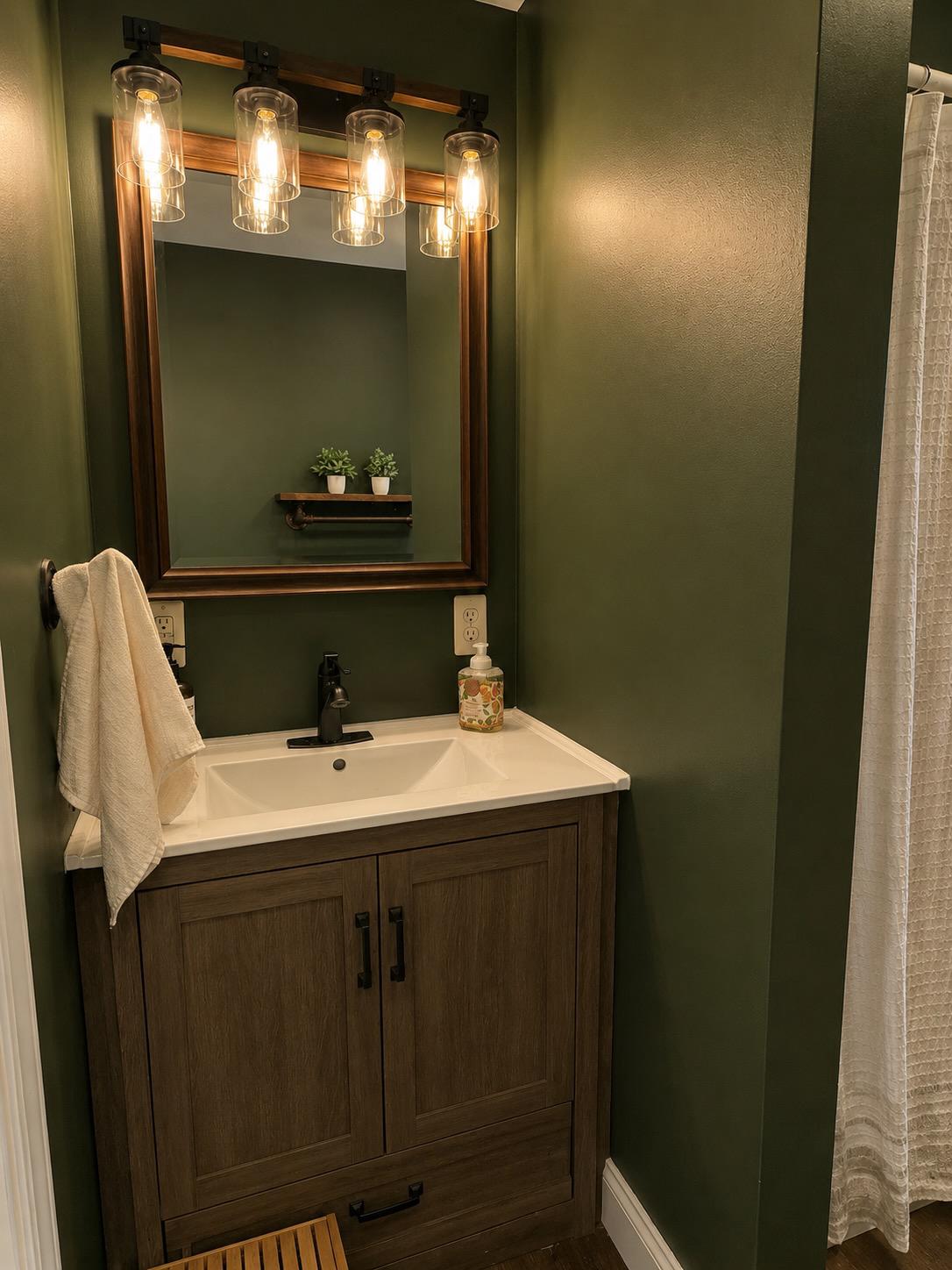 1686 Mapledale Road Elizabethtown, PA 17022 - Photo 17 of 41 First floor full bathroom with modern accents.