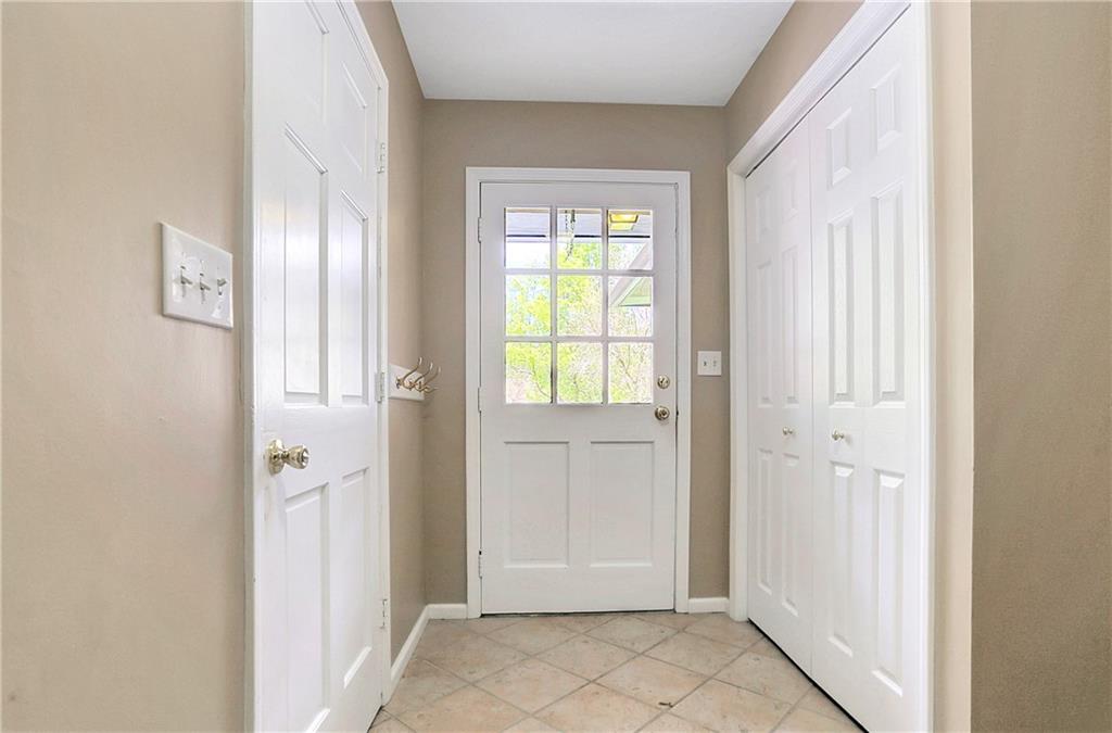 921 Fry Road Greenwood, IN 46142 - Photo 4 of 35 Gallery Image 4