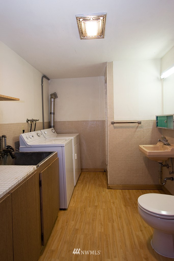 6950 South Rustic Road Seattle, WA 98178 - Photo 14 of 15