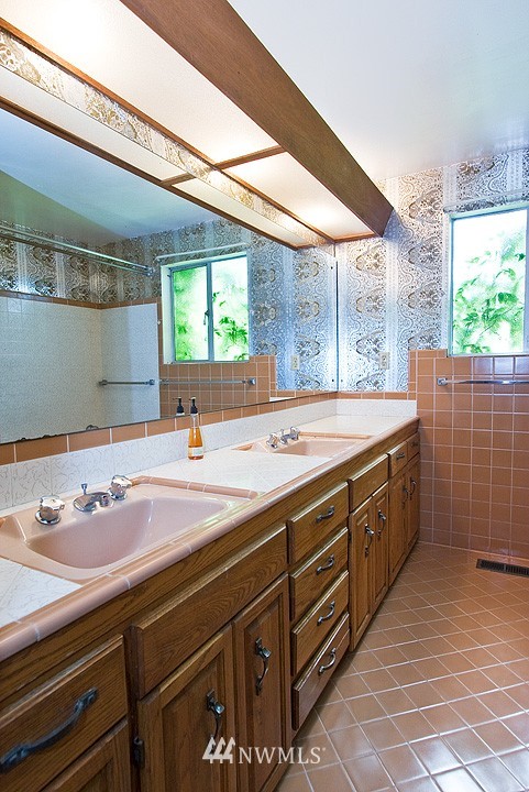 6950 South Rustic Road Seattle, WA 98178 - Photo 15 of 15