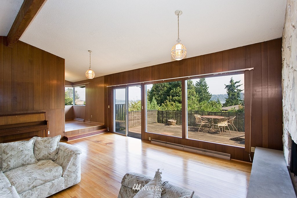 6950 South Rustic Road Seattle, WA 98178 - Photo 5 of 15