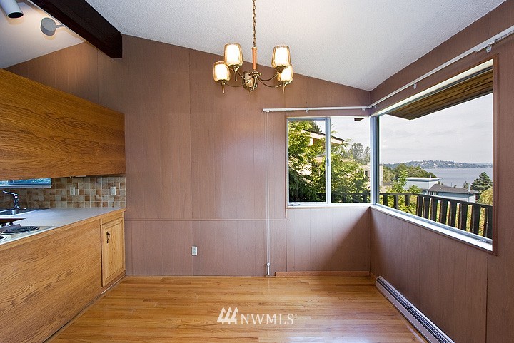 6950 South Rustic Road Seattle, WA 98178 - Photo 8 of 15