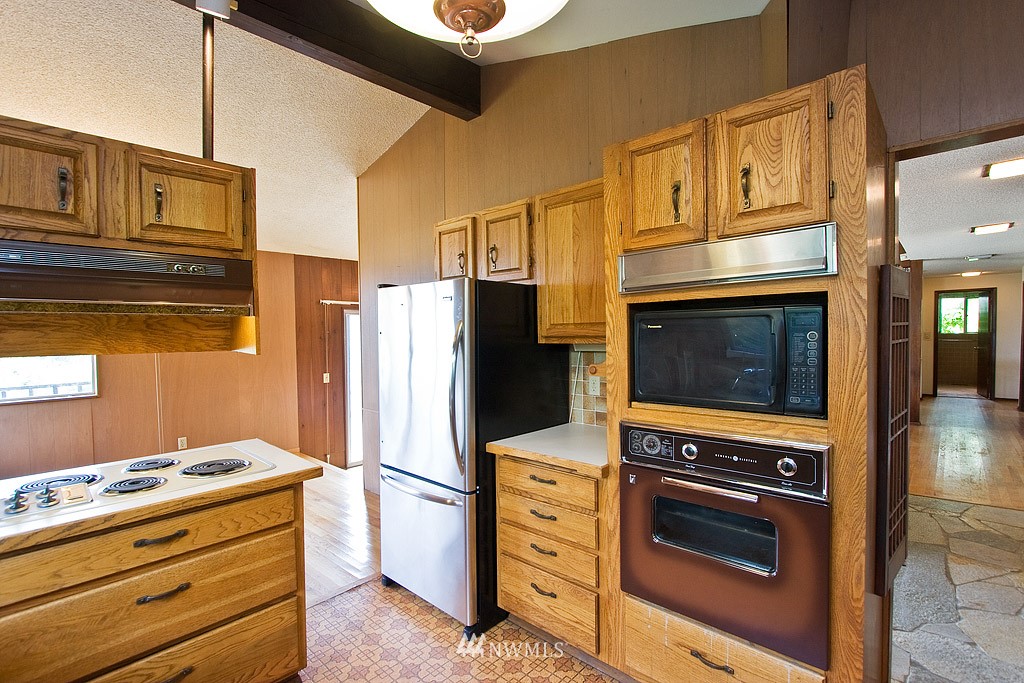 6950 South Rustic Road Seattle, WA 98178 - Photo 10 of 15