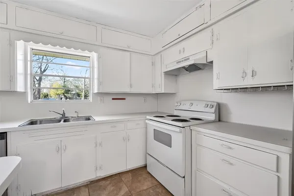 $1,795 | 703 Coryell Street, League City, TX 77573