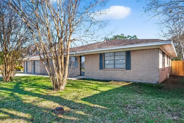 $1,795 | 703 Coryell Street, League City, TX 77573