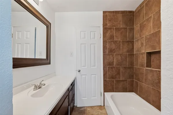 $1,795 | 703 Coryell Street, League City, TX 77573