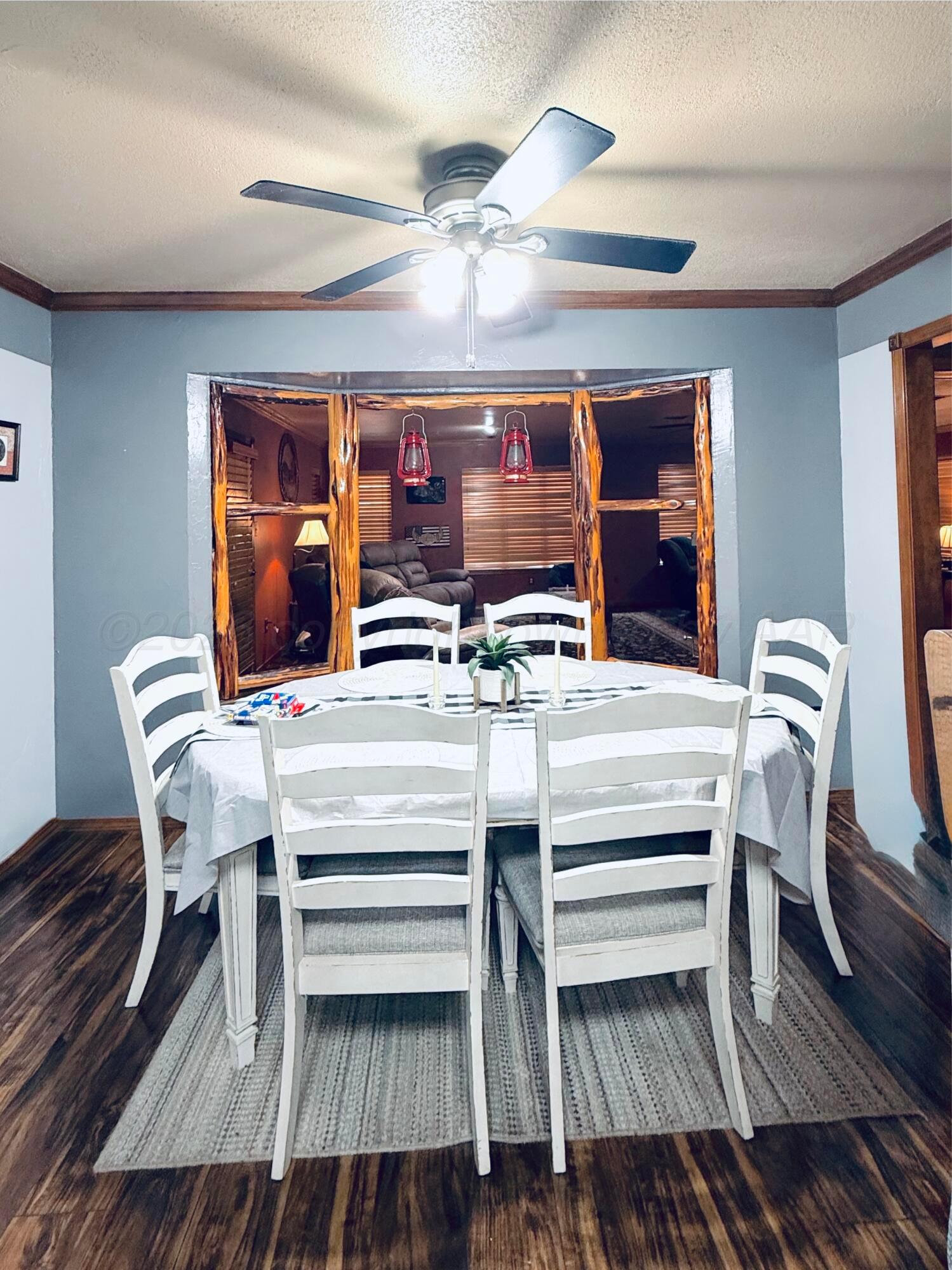 2005 Lister Street Borger, TX 79007 - Photo 8 of 20 a outdoor space with a large window and furniture