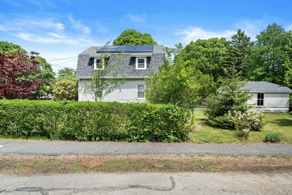 201 Dodge Street Beverly, MA 01915 - Photo 2 of 28