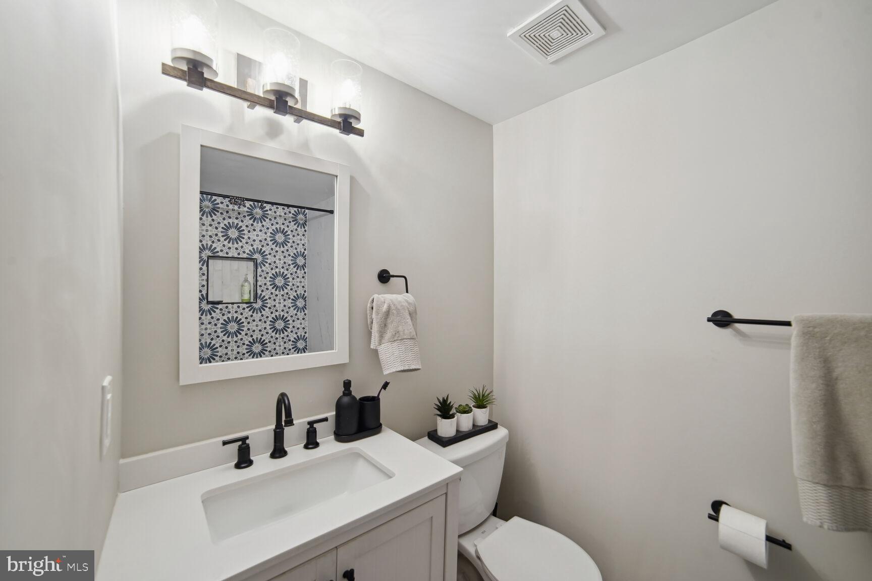 12 Tabiona Court Silver Spring, MD 20906 - Photo 18 of 34 Hall Bath