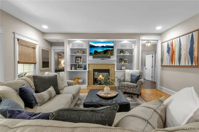 $848,000 | 4586 Freeman Road, Orchard Park, NY 14127