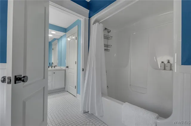 $848,000 | 4586 Freeman Road, Orchard Park, NY 14127