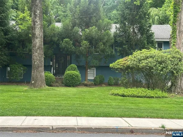 $1,695,000 | 300 Lake Shore Drive, Haworth, NJ 07641