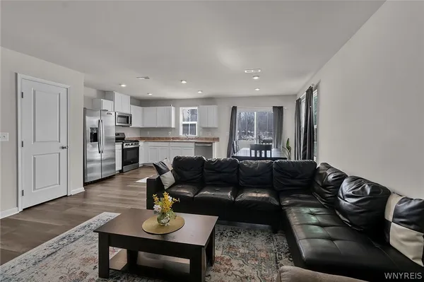 $274,900 | 107 Grant Boulevard, West Seneca, NY 14218