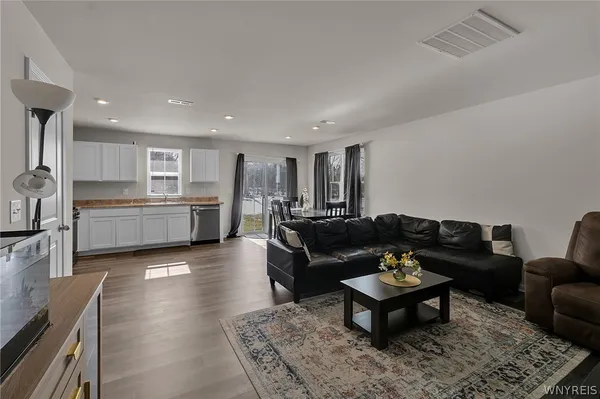 $274,900 | 107 Grant Boulevard, West Seneca, NY 14218