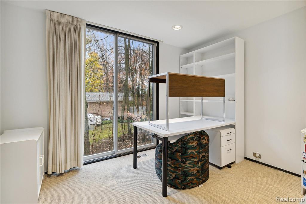 29252 Summerwood Road Farmington Hills, MI 48334 - Photo 31 of 51