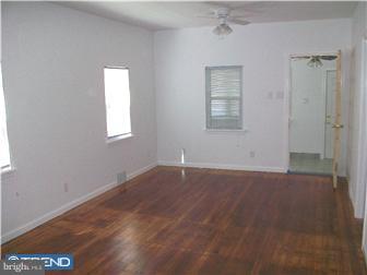 22 Wilson Road Pine Hill, NJ 08021 - Photo 5 of 9 Living Room