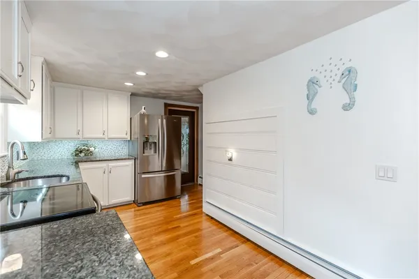$869,900 | 45 Bayberry Lane, East Greenwich, RI 02818