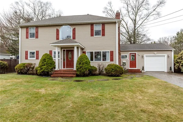 $869,900 | 45 Bayberry Lane, East Greenwich, RI 02818