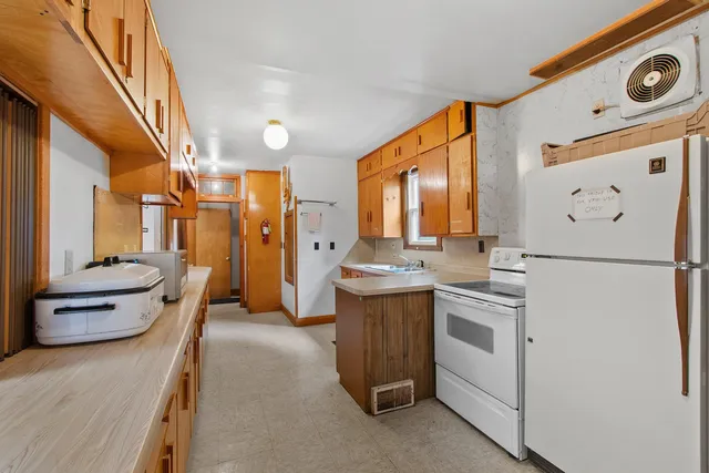 $170,000 | 202 West Lieg Avenue, Shawano, WI 54166