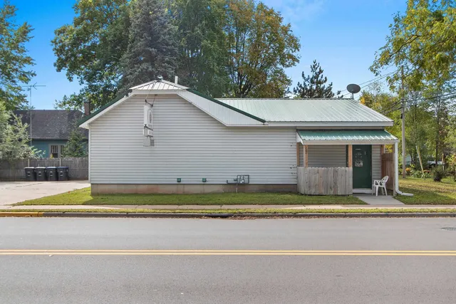 $170,000 | 202 West Lieg Avenue, Shawano, WI 54166
