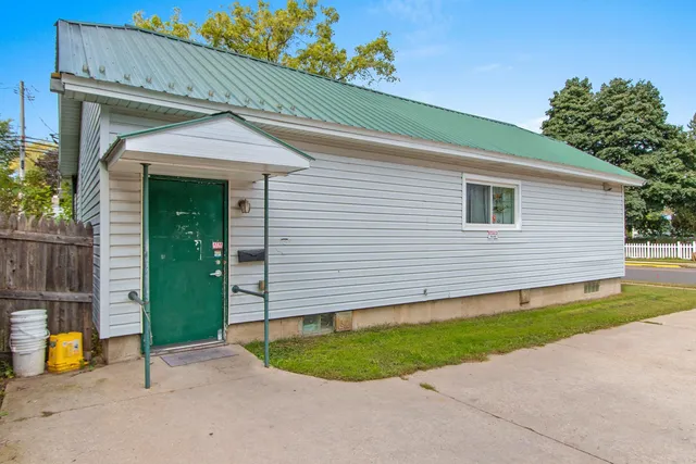 $170,000 | 202 West Lieg Avenue, Shawano, WI 54166