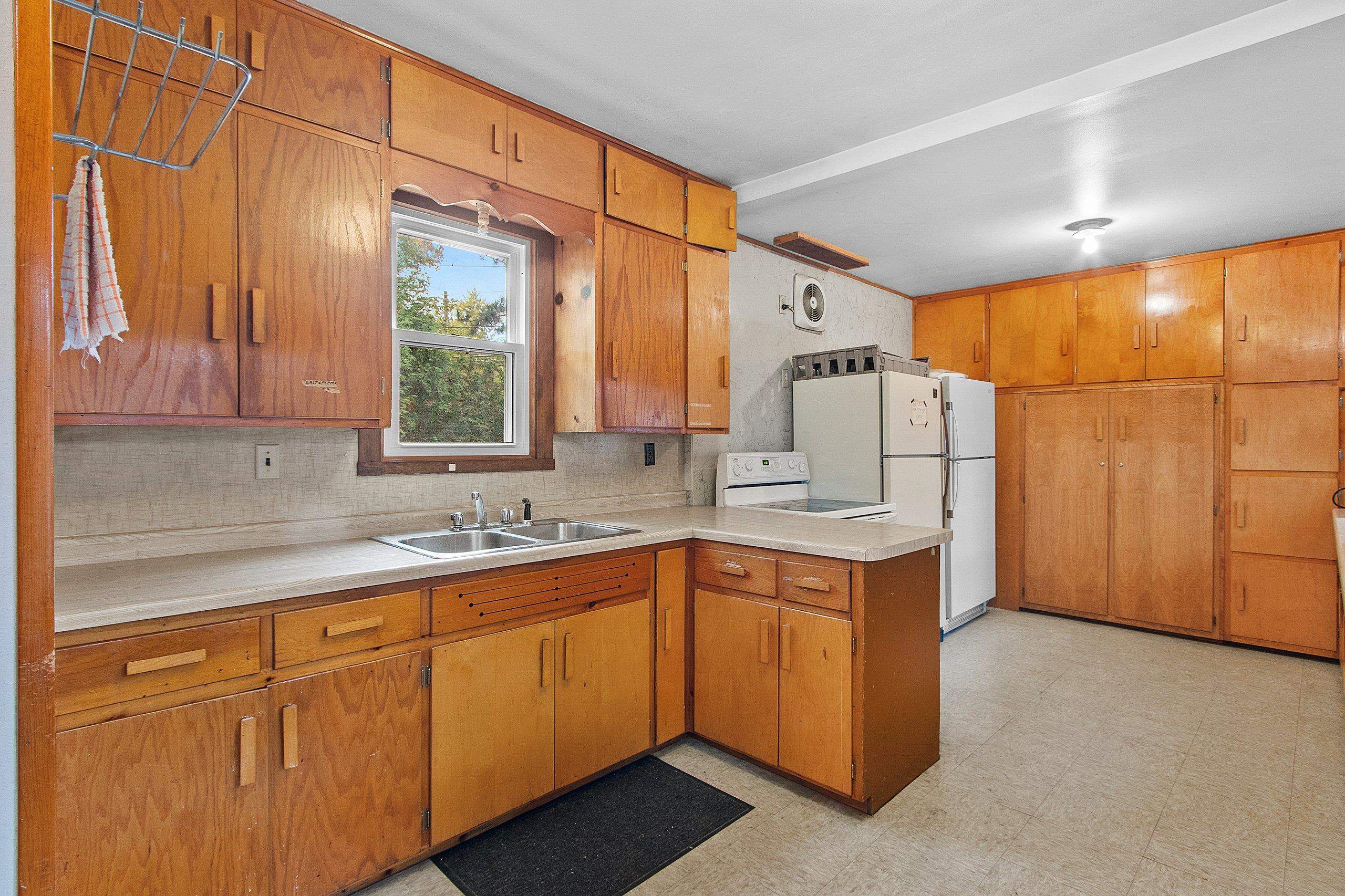 202 West Lieg Avenue Shawano, WI 54166 - Photo 8 of 48