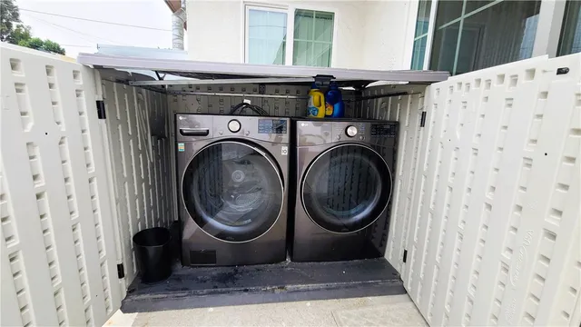 a view of utility room