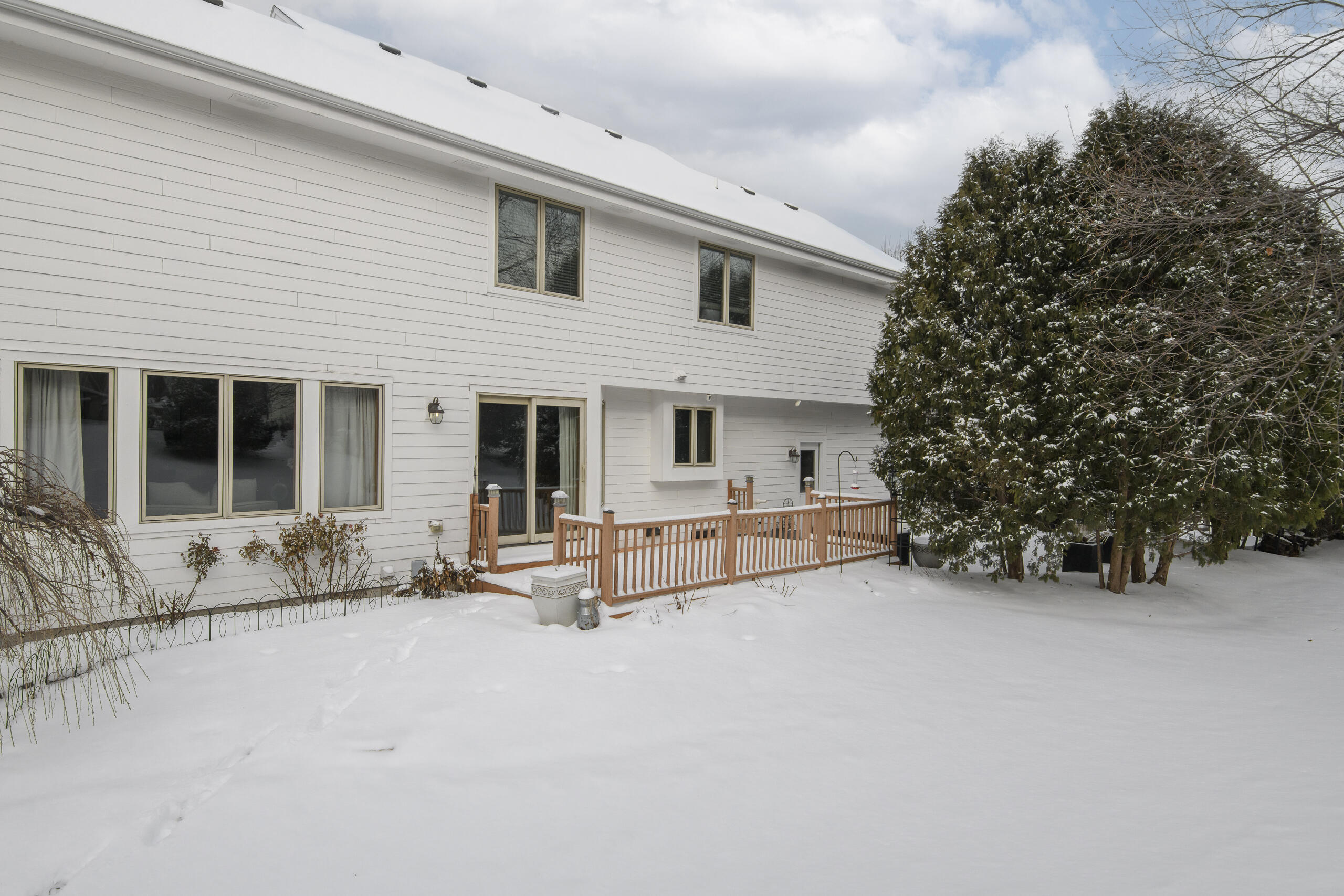 2217 Deer Path Waukesha, WI 53189 - Photo 52 of 54 Exterior