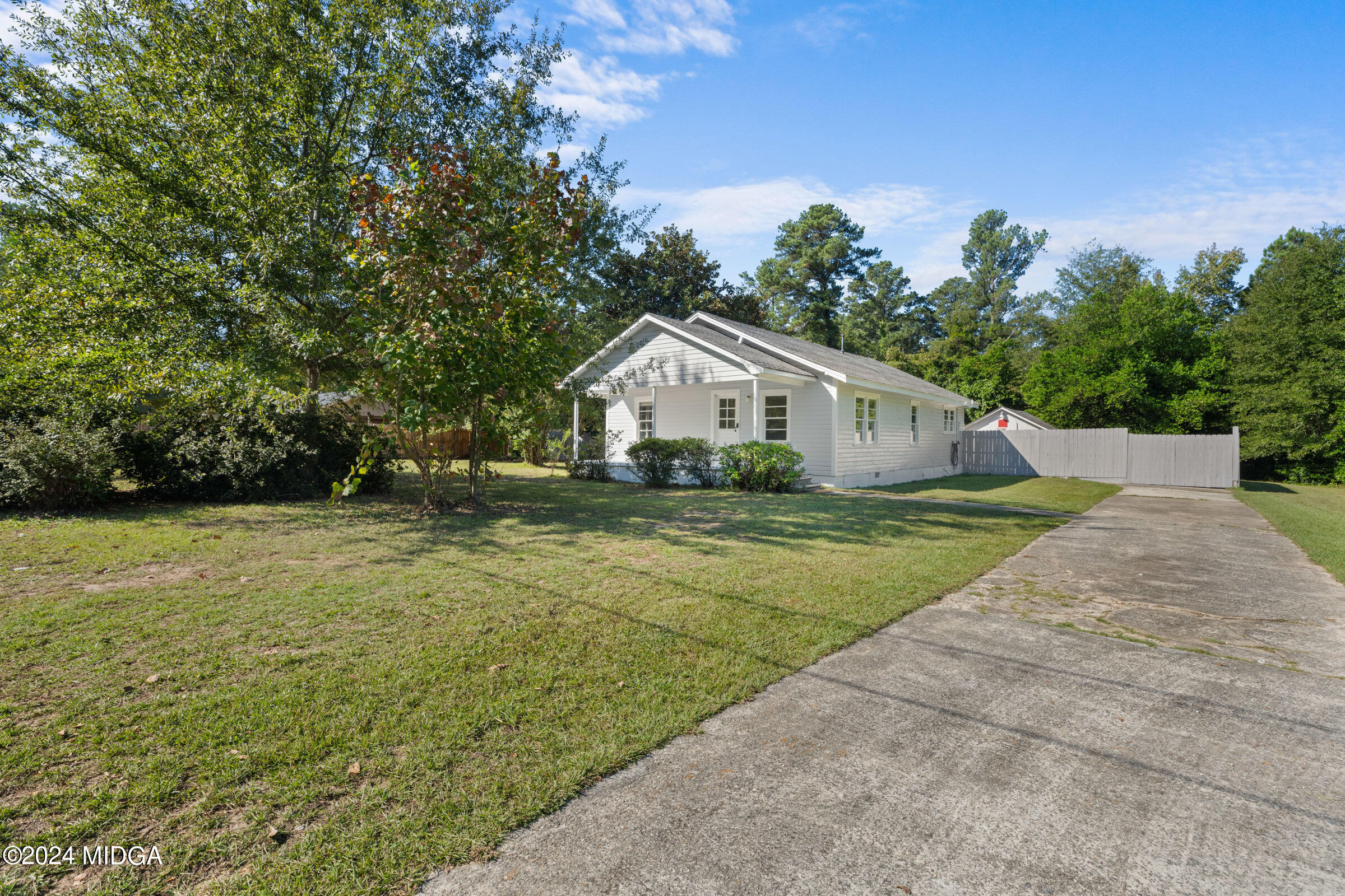 4531 Bishop Road Macon, GA 31206 - Photo 2 of 30 1_241007_4531_bishop_rd_macon_0127