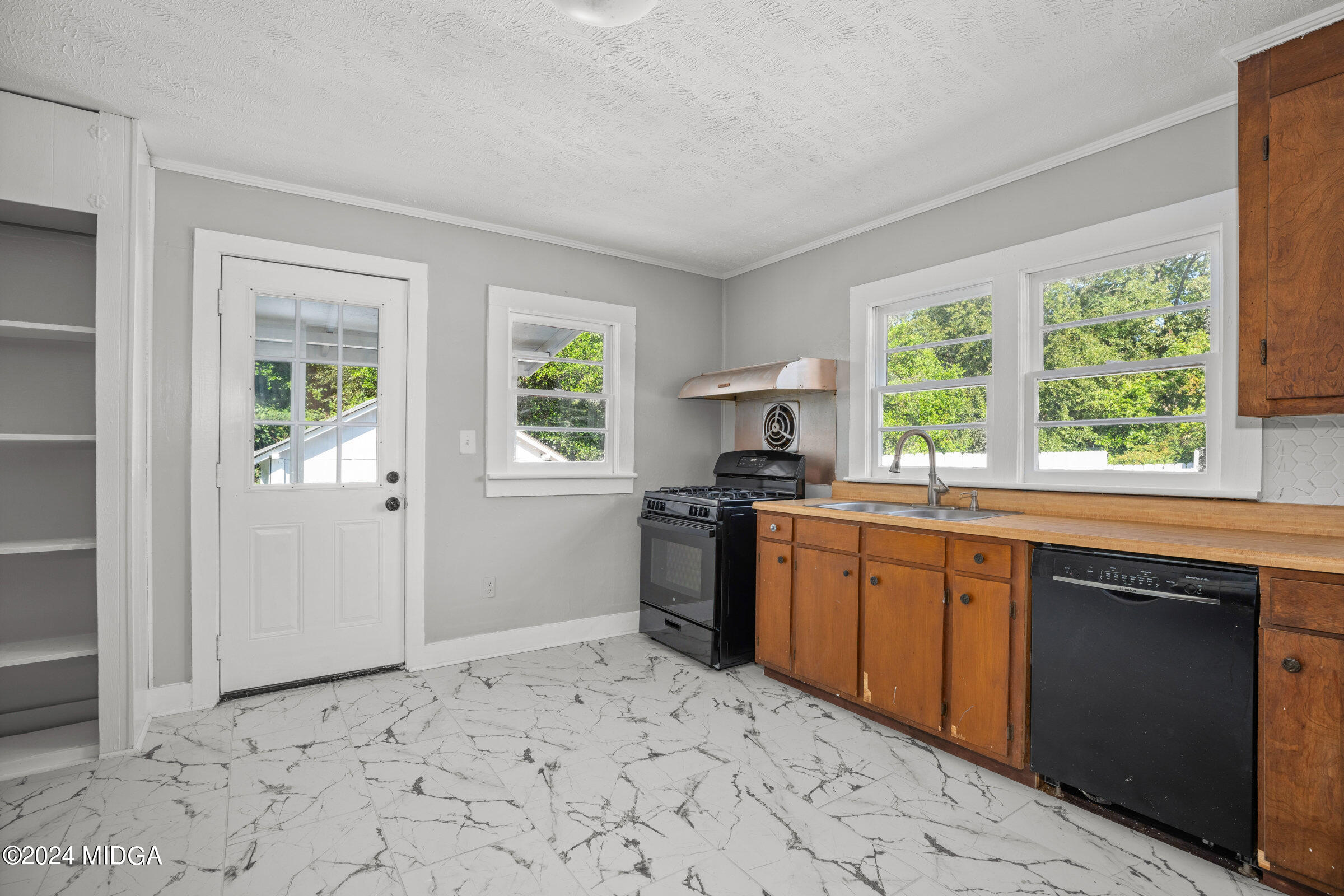 4531 Bishop Road Macon, GA 31206 - Photo 25 of 30 25_241007_4531_bishop_rd_macon_0078