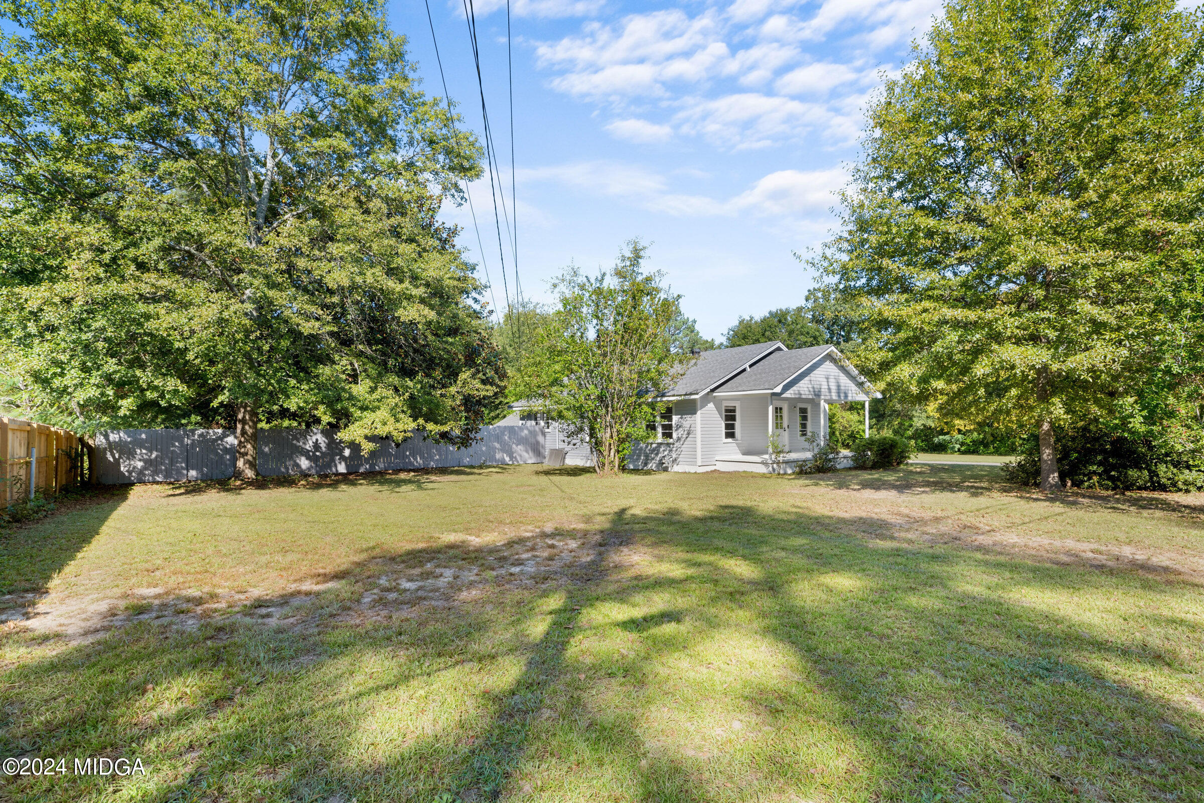 4531 Bishop Road Macon, GA 31206 - Photo 5 of 30 5_241007_4531_bishop_rd_macon_0123