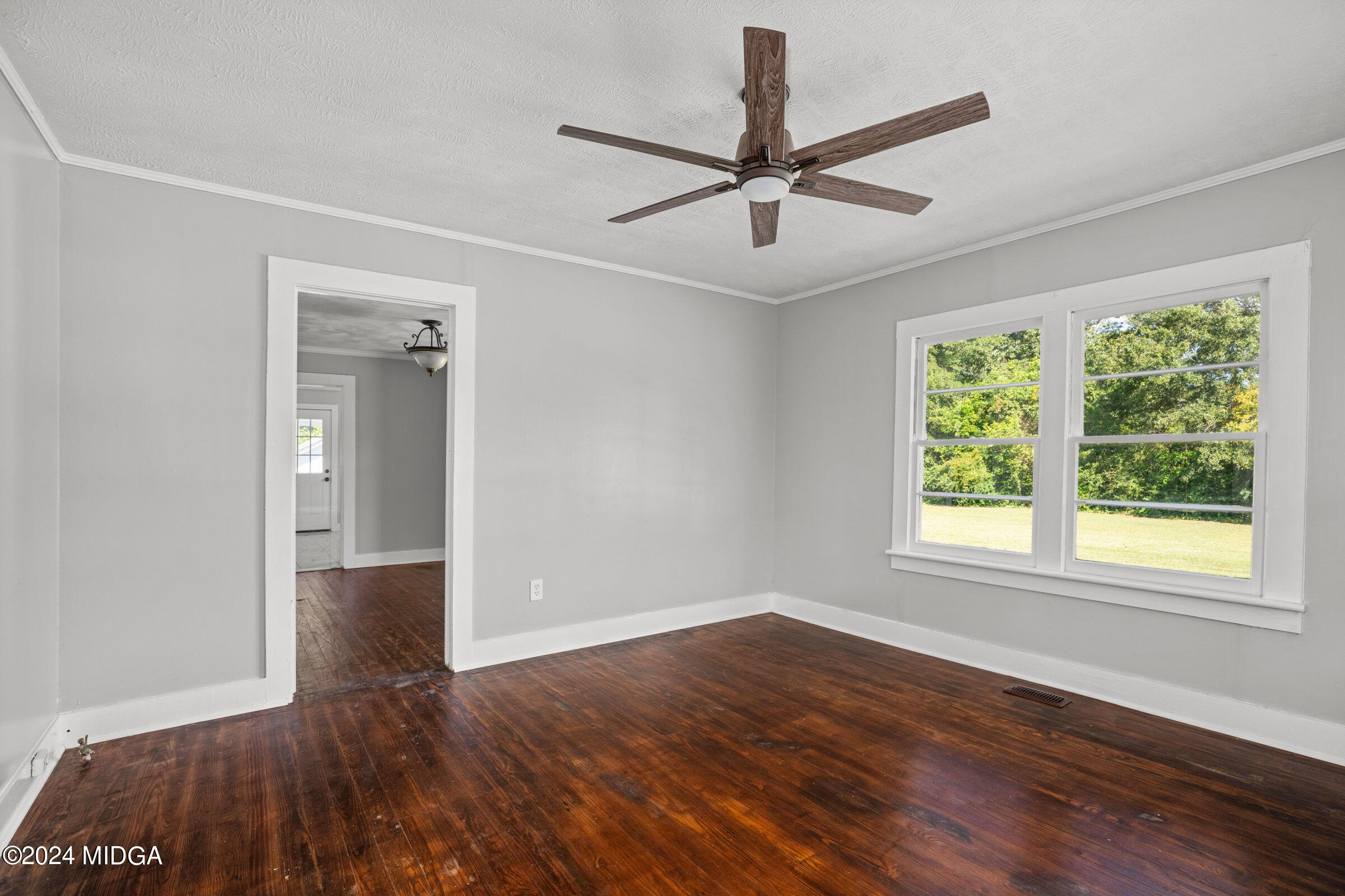 4531 Bishop Road Macon, GA 31206 - Photo 8 of 30 8_241007_4531_bishop_rd_macon_0101