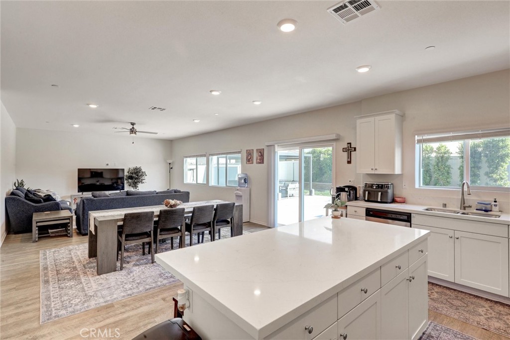 31214 Linden Flower Road Winchester, CA 92596 - Photo 8 of 38