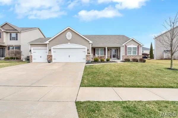 $620,000 | 178 Oakhurst Drive, O'Fallon, MO 63368
