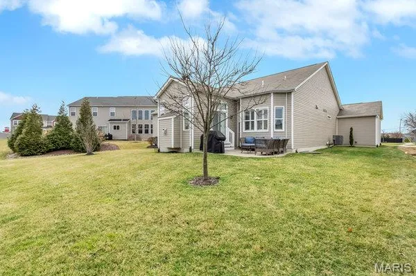 $620,000 | 178 Oakhurst Drive, O'Fallon, MO 63368