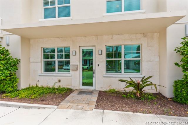 53 Southeast Seminole Street, Unit 2B Stuart, FL 34994 - Photo 4 of 31