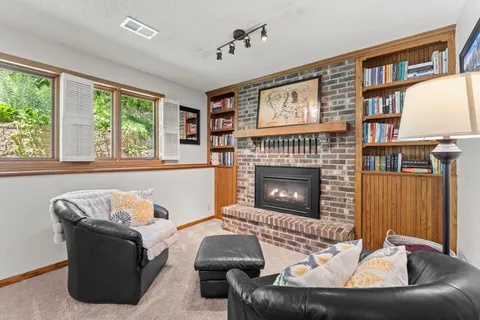 $425,000 | 12 Oak Shore Drive, Burnsville, MN 55306